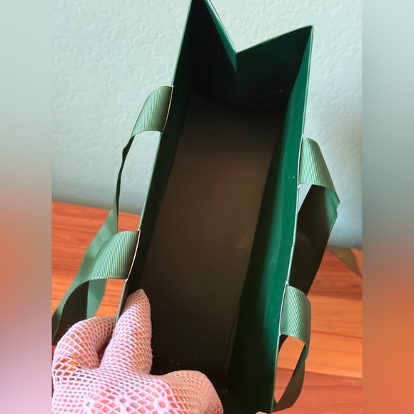 Spinelli Kilcollin Green Paper Shopping Bag 9x7x3.5” Logo - Picture 6 of 7